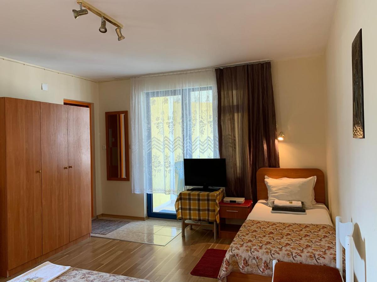 Guest House “Olesya” ออบซอร์ ภายนอก รูปภาพ